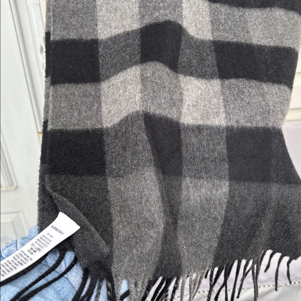 Burberry London England Black Gray Red Check 100% Cashmere Scotland Scarf - Picture 11 of 11